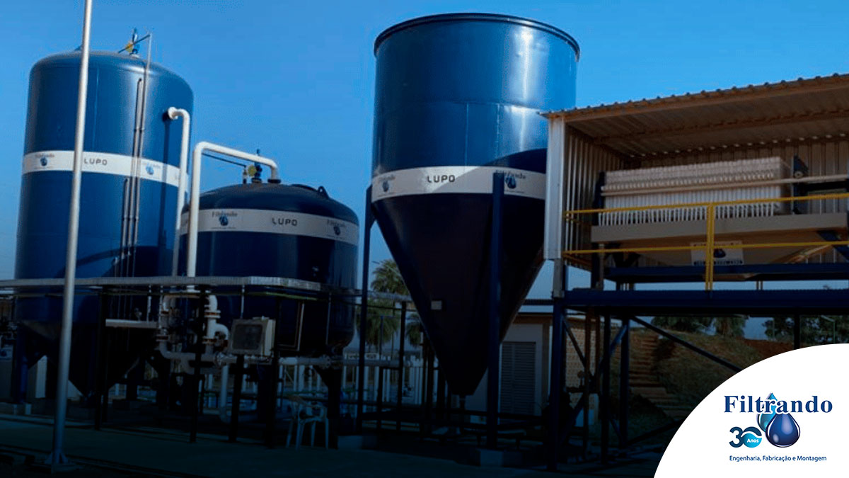 Tratamentos-de-efluentes-industriais-filtrando